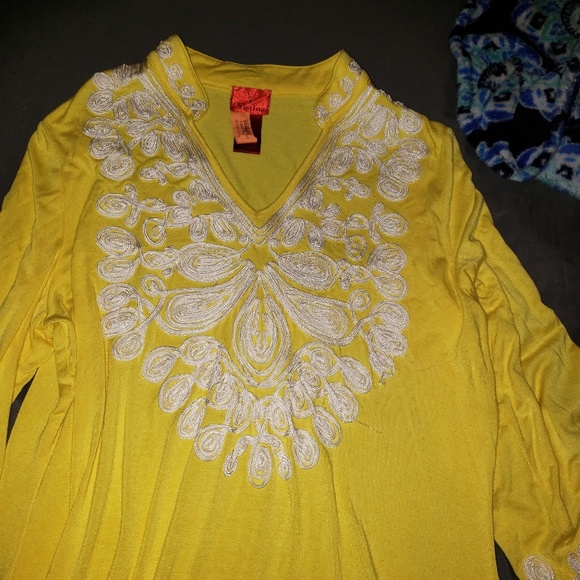 Detailed blouse - Picture 2 of 2